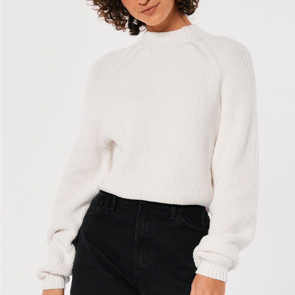 Hollister Ivory Mock Neck Sweater